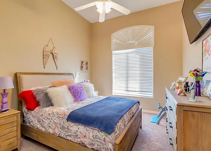 Saltwater Pool & Fire Pit: Luxe Queen Creek Oasis! Sanokai Village