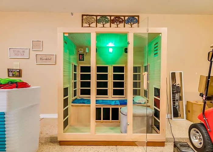 Holiday home Saltwater Pool & Fire Pit: Luxe Queen Creek Oasis! Sanokai Village