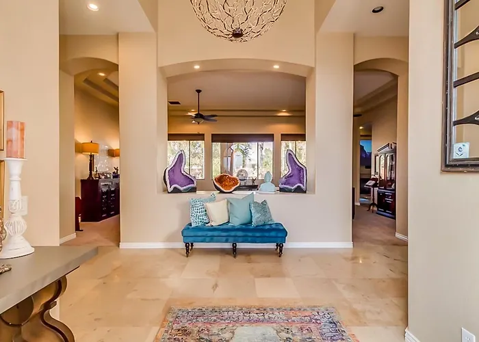 Holiday home Saltwater Pool & Fire Pit: Luxe Queen Creek Oasis! *