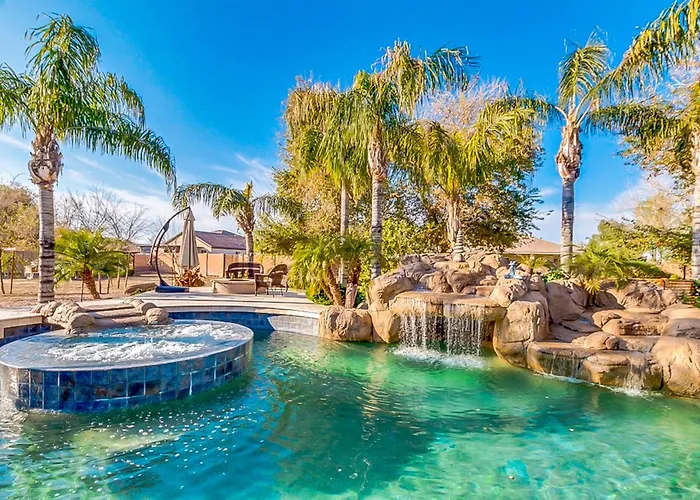 Saltwater Pool & Fire Pit: Luxe Queen Creek Oasis! Holiday home Sanokai Village