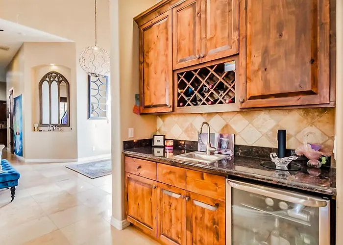 Holiday home Saltwater Pool & Fire Pit: Luxe Queen Creek Oasis!