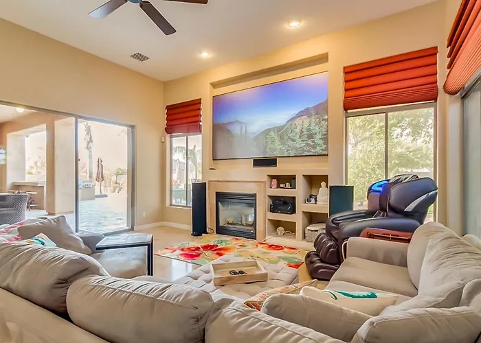 Holiday home Saltwater Pool & Fire Pit: Luxe Queen Creek Oasis! Sanokai Village