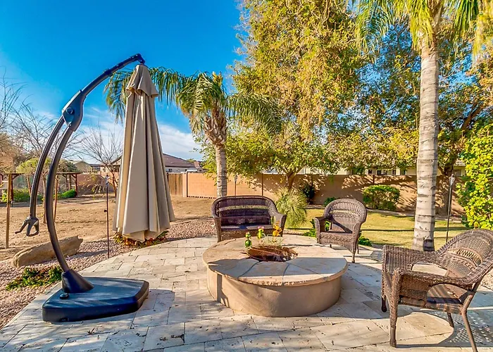 Holiday home Saltwater Pool & Fire Pit: Luxe Queen Creek Oasis! Sanokai Village